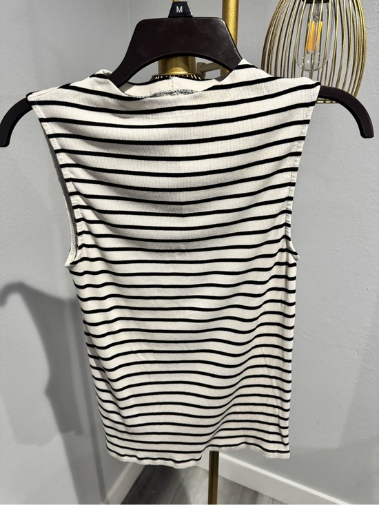 Everlane Tops - Everlane Black & White Striped Sleeveless Tank